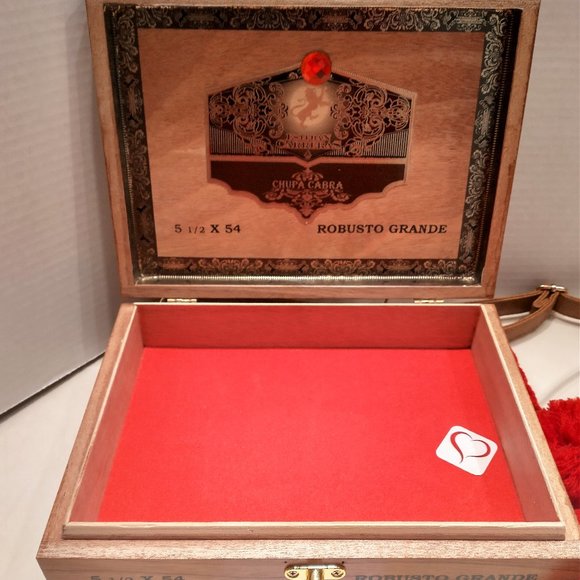 Suenos de Saundra  Upcycled Cigar Box Cards Satchel/Purse - Picture 7 of 11